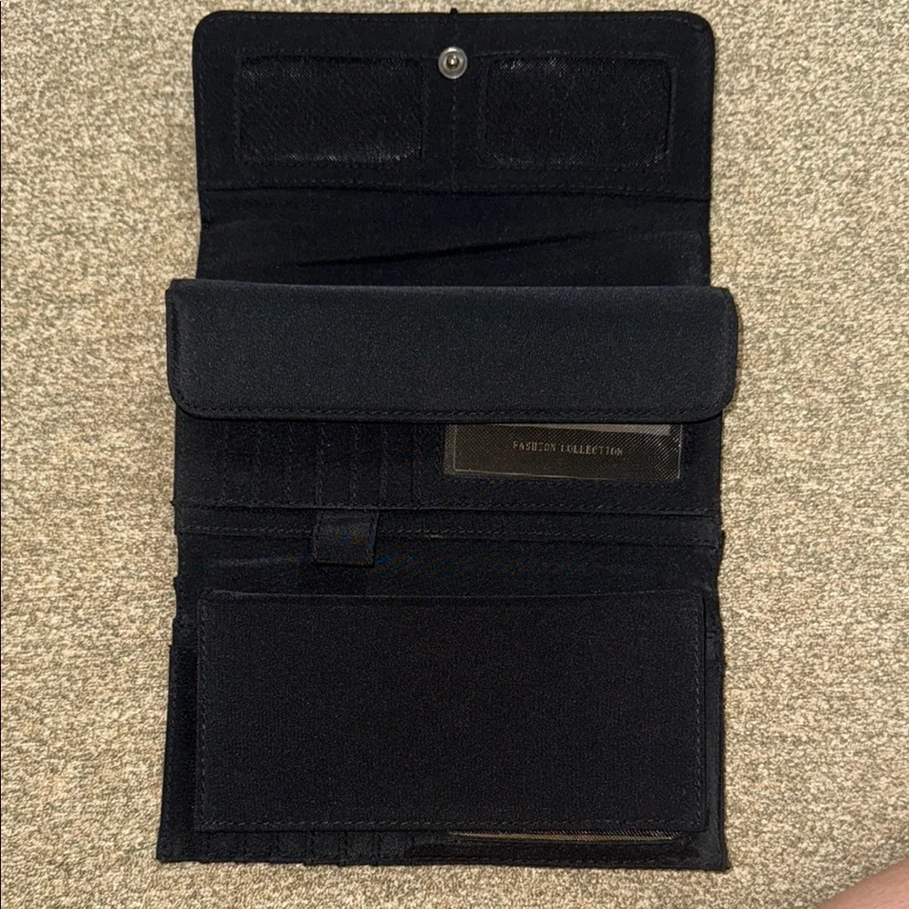 CHENSON Chic Black Wallet with Metal Accent